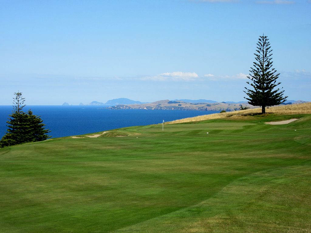 17th Hole at Kauri Cliffs Golf Course (472 Yard Par 4)